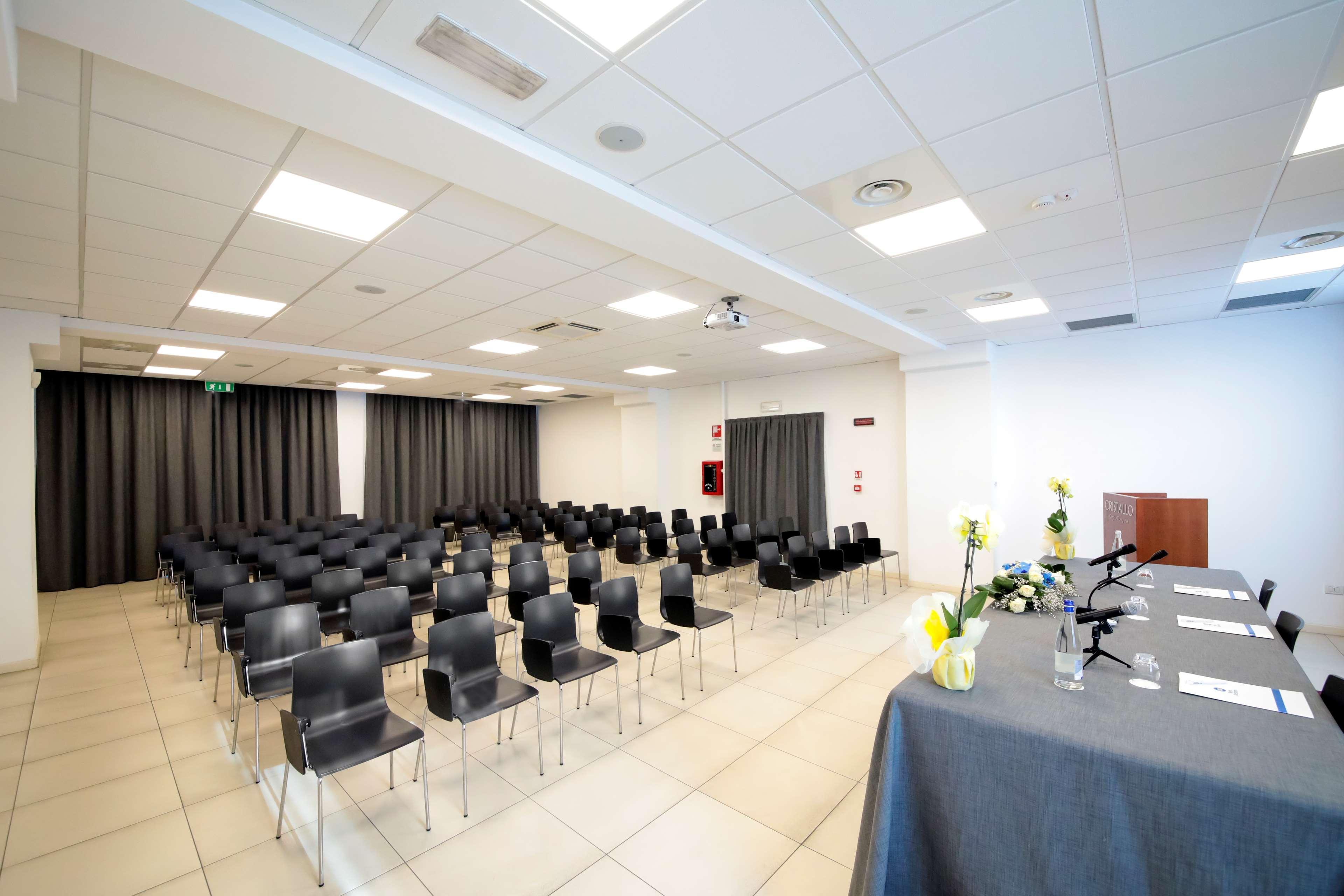 Best Western Hotel Cristallo Mantova Virgilio Bagian luar foto