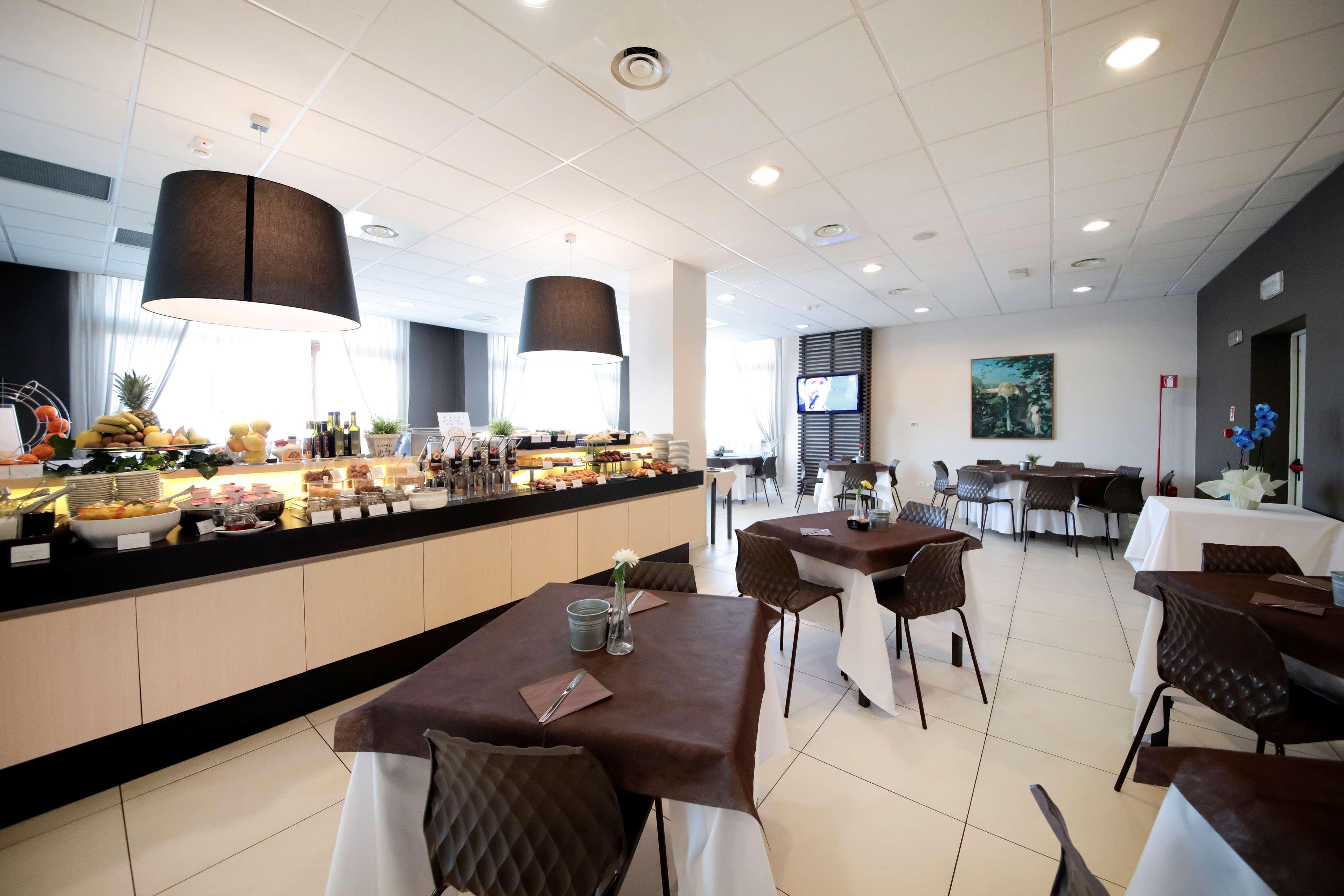Best Western Hotel Cristallo Mantova Virgilio Bagian luar foto