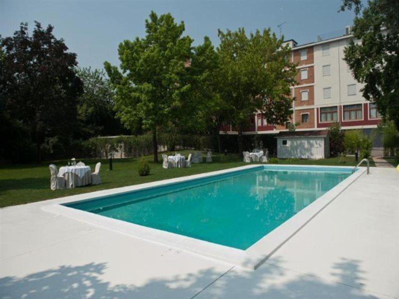 Best Western Hotel Cristallo Mantova Virgilio Bagian luar foto