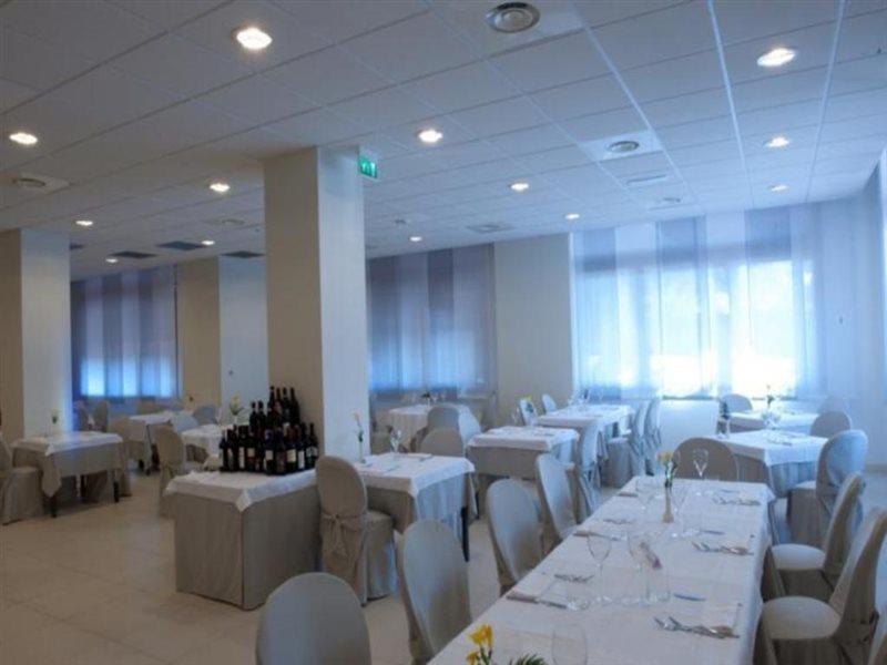 Best Western Hotel Cristallo Mantova Virgilio Bagian luar foto
